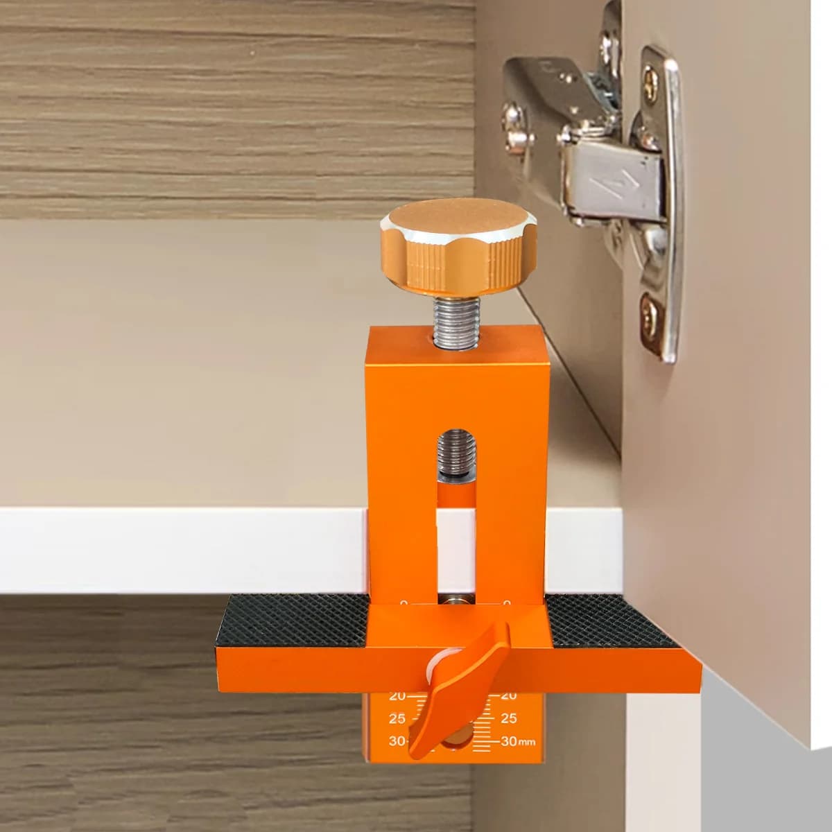 Jig regolabile per installazione ante di armadi, 7-40mm