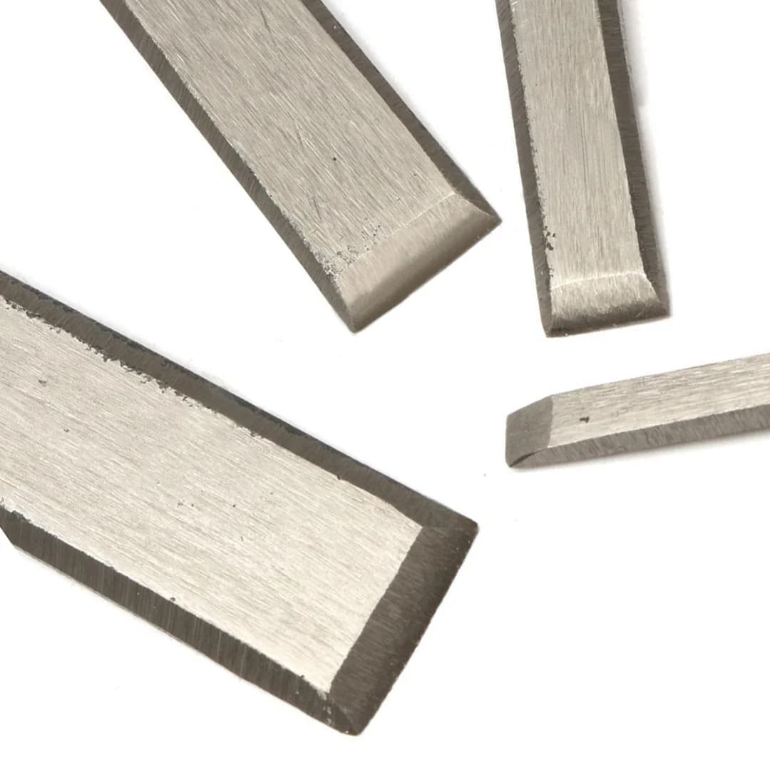Set di 4 scalpelli per intaglio del legno con manici in faggio
